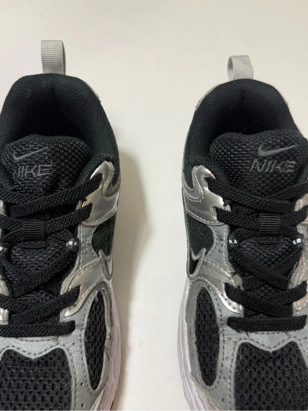 Nike V5 RNR Sneakers - Black/ Silver- Boys Size 1